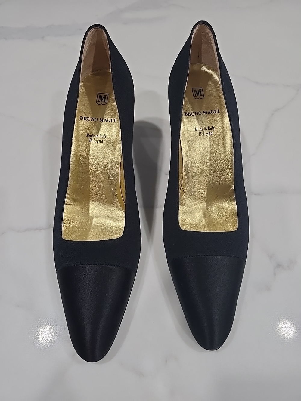 Bruno Magli Black Satin Cap Toe Pumps Made in Italy Women's Size 9 B Gold Insole